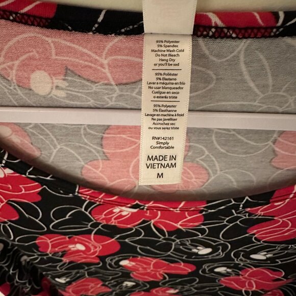 LulaRoe Classic T-Shirt with Disney Minnie Mouse Print, Size M - Picture 4 of 4